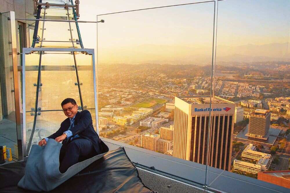 Sky slide at OUE Skyspace los angeles